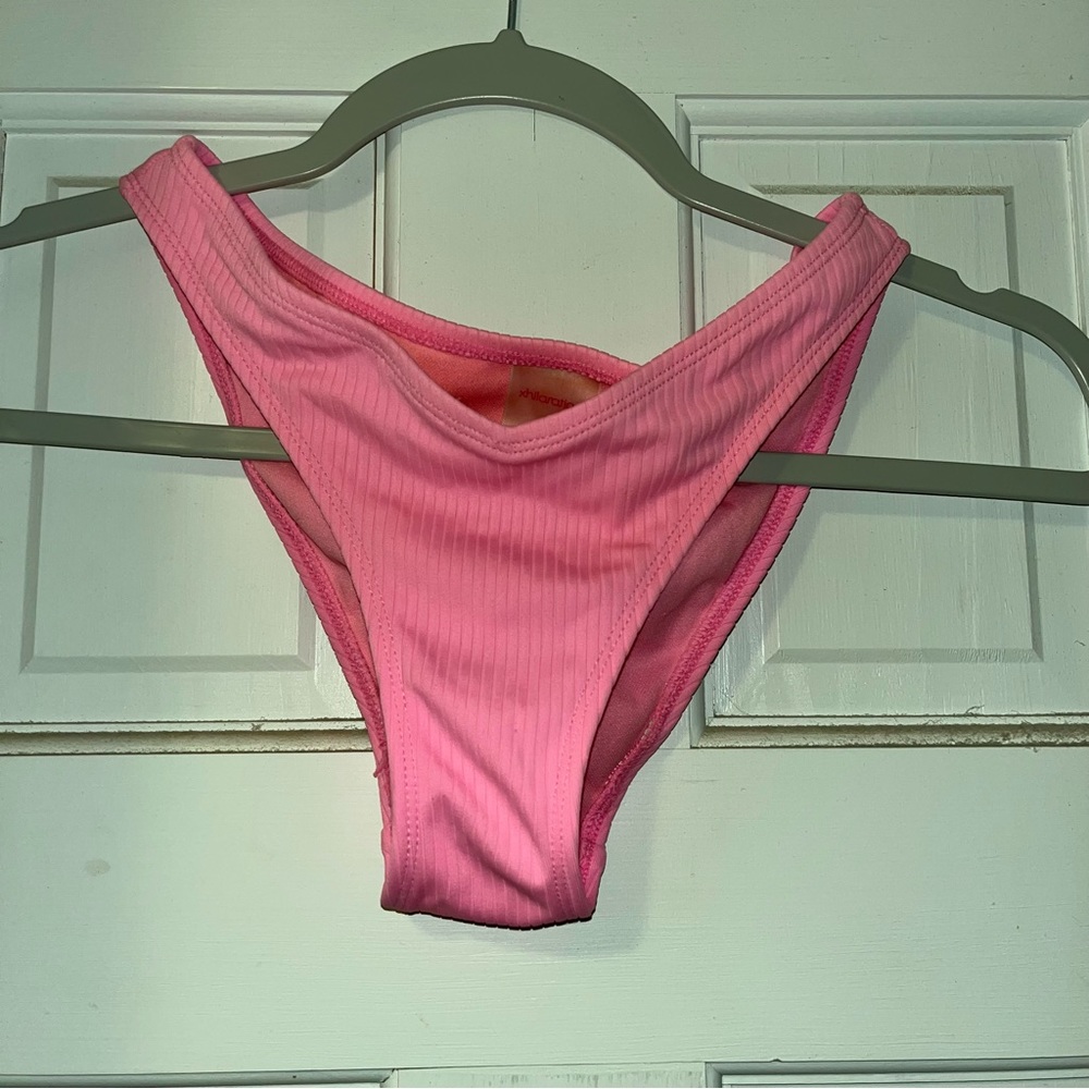 Pink Bikini - Picture 5 of 9